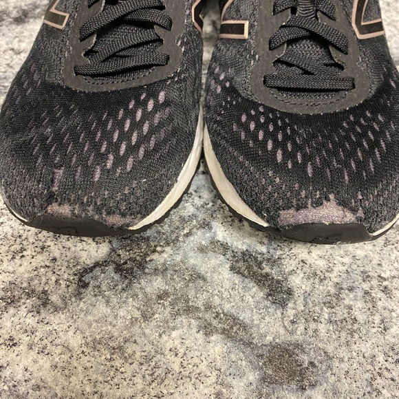 Women’s size 6 New Balance Fresh Foam Arishi shoes - Picture 7 of 8